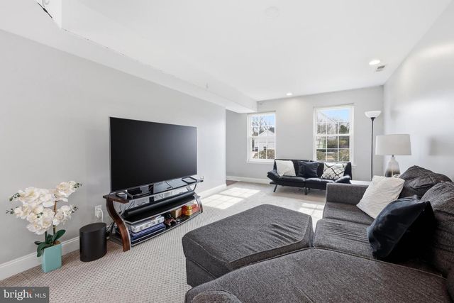 16 MULBERRY ST, Sicklerville, NJ 08081