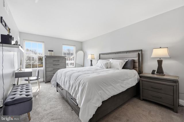 16 MULBERRY ST, Sicklerville, NJ 08081