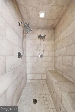 16 MULBERRY ST, Sicklerville, NJ 08081