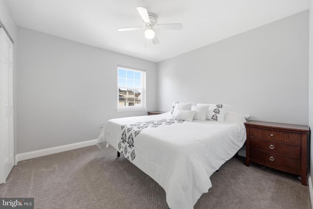 16 MULBERRY ST, Sicklerville, NJ 08081