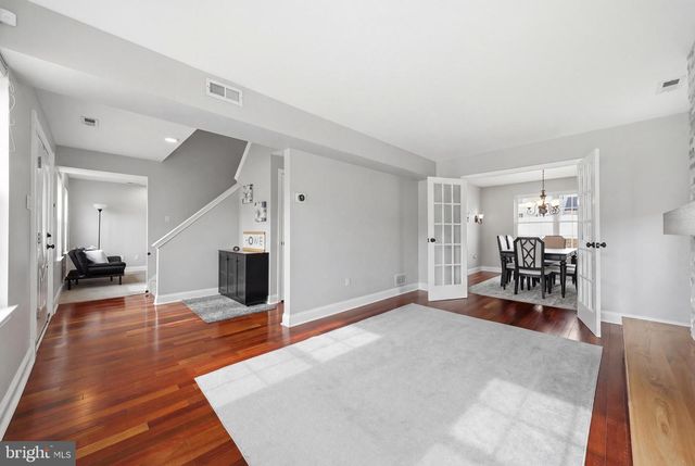 16 MULBERRY ST, Sicklerville, NJ 08081