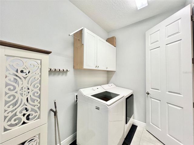 2946 TRUSTEE AVENUE, Sarasota, FL 34243