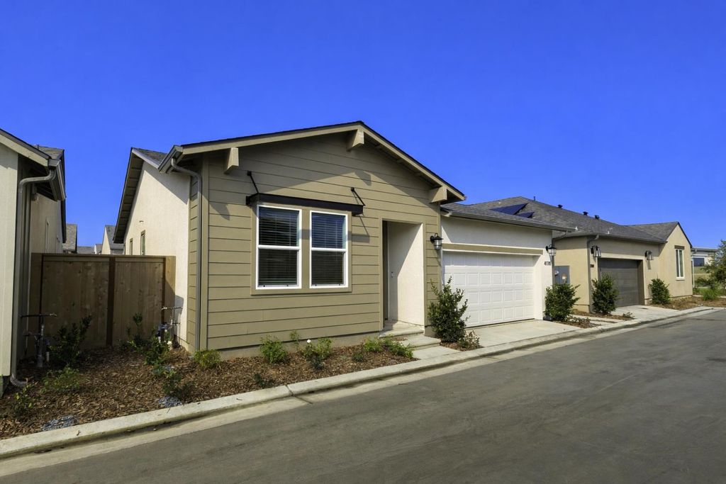 Image 1 of property listing at 4178 Agnes Lane, Madera, CA 93636