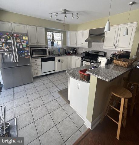 2002 S BRANCH DR, Whitehouse Station, NJ 08889