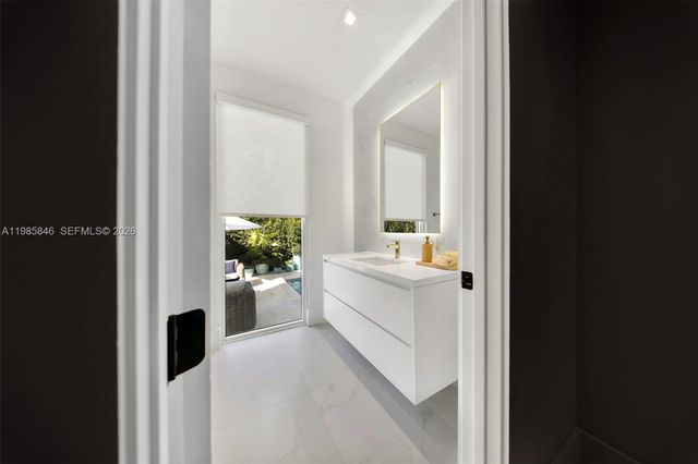 3510 Segovia St 3510, Coral Gables, FL 33134