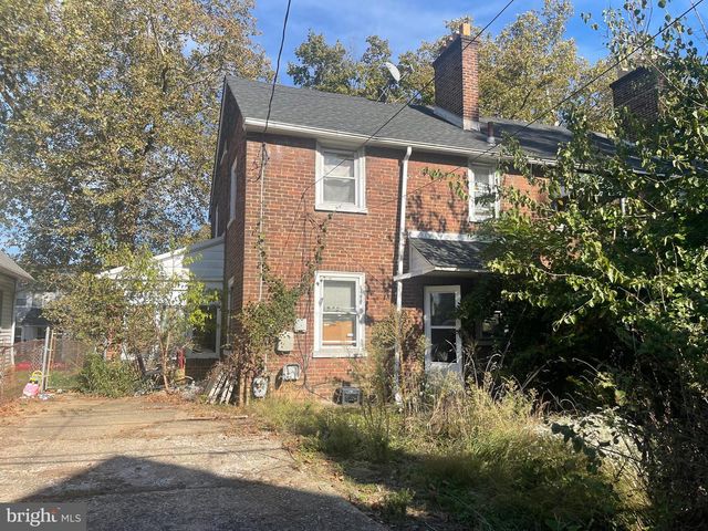 1114 CLOVER LN, Chester, PA 19013