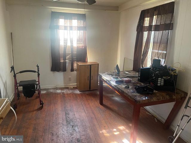 1114 CLOVER LN, Chester, PA 19013