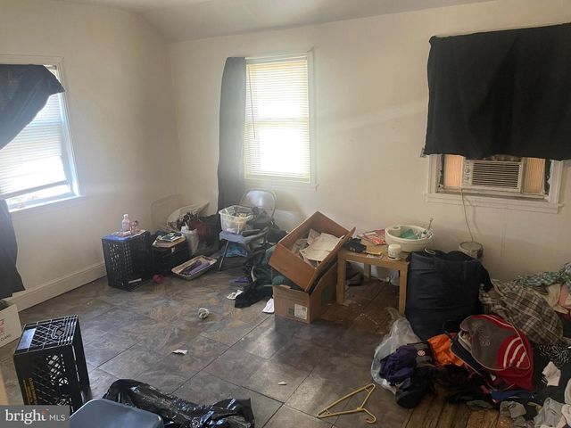 1114 CLOVER LN, Chester, PA 19013