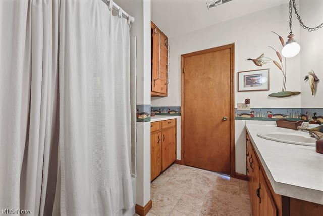 6122 Frederick Avenue NE, Alliance, OH 44601