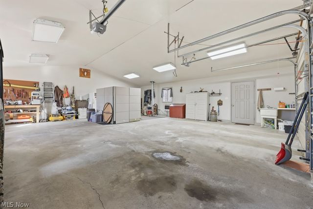 6122 Frederick Avenue NE, Alliance, OH 44601