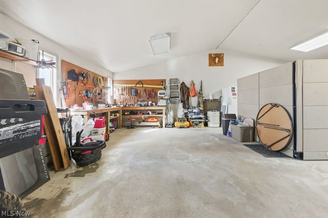 6122 Frederick Avenue NE, Alliance, OH 44601