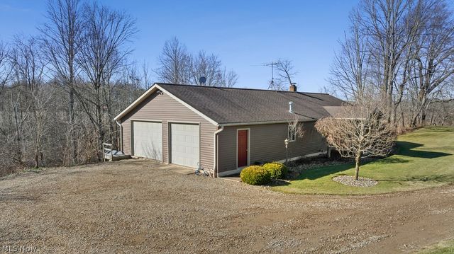 6122 Frederick Avenue NE, Alliance, OH 44601