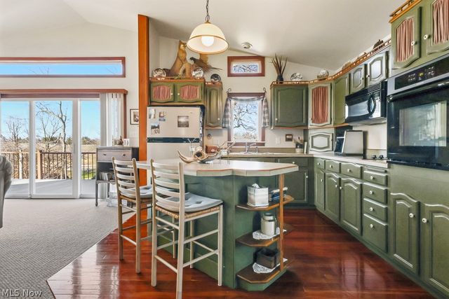 6122 Frederick Avenue NE, Alliance, OH 44601