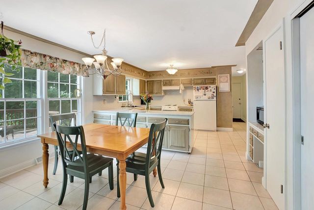 4445 Coral DRIVE, Brookfield, WI 53045