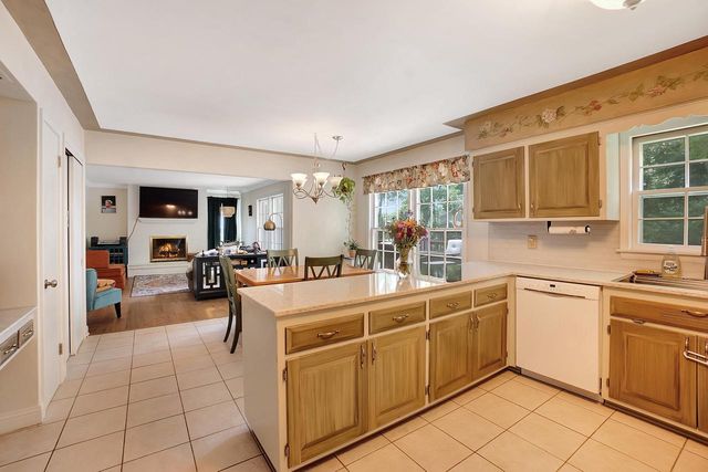 4445 Coral DRIVE, Brookfield, WI 53045