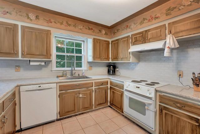 4445 Coral DRIVE, Brookfield, WI 53045