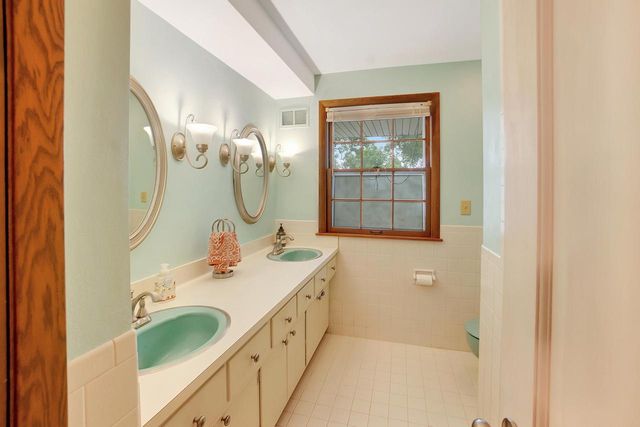 4445 Coral DRIVE, Brookfield, WI 53045