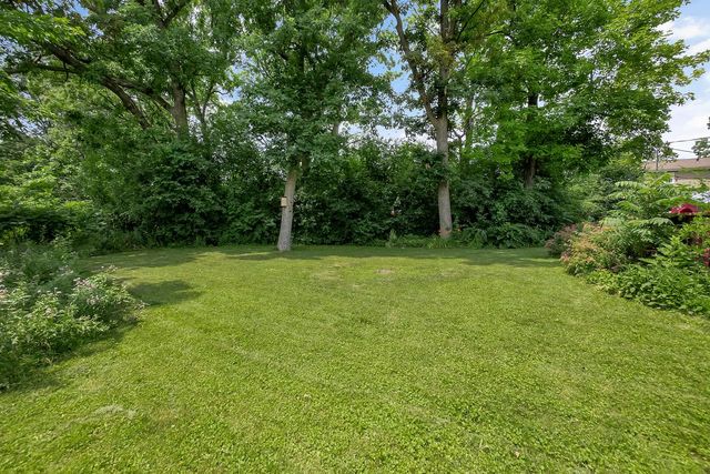 4445 Coral DRIVE, Brookfield, WI 53045