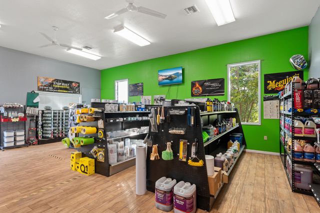 579 E Vilas Road, Central Point, OR 97502