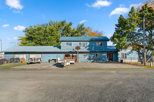 579 E Vilas Road, Central Point, OR 97502