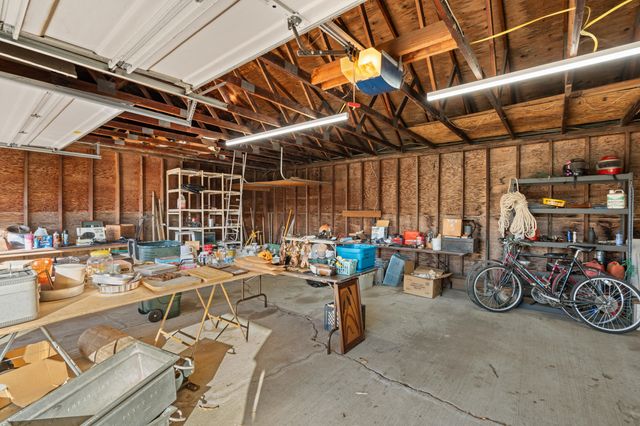 579 E Vilas Road, Central Point, OR 97502