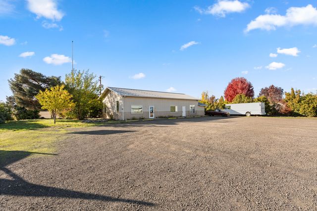 579 E Vilas Road, Central Point, OR 97502