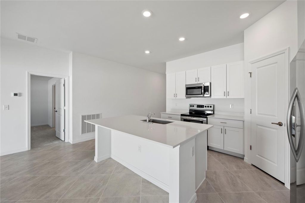 Image 12 of property listing at 125 HERCULES DRIVE, Rotonda West, FL 33947