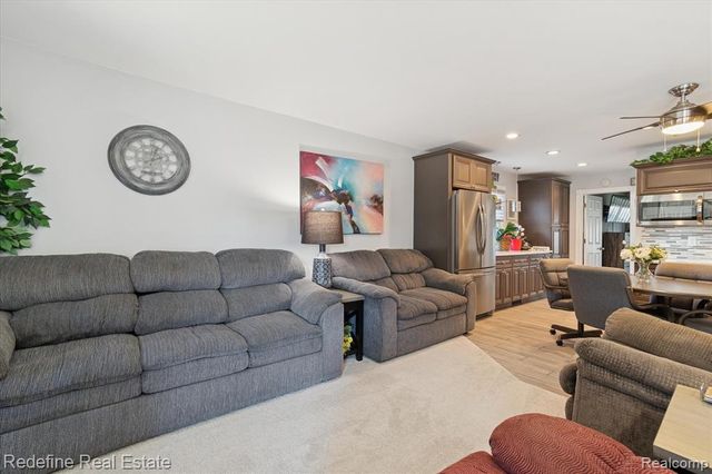 50340 Helfer Boulevard, Wixom, MI 48393