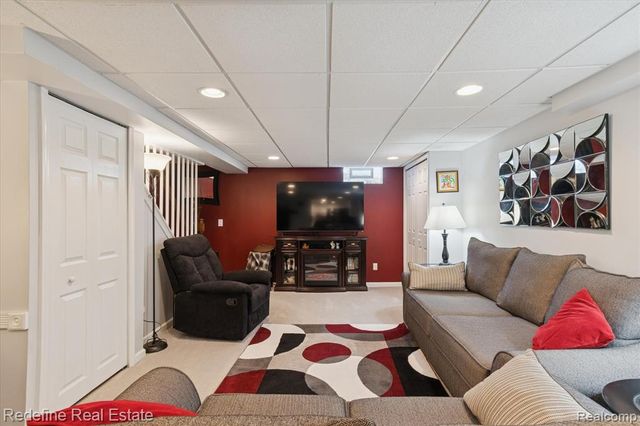 50340 Helfer Boulevard, Wixom, MI 48393