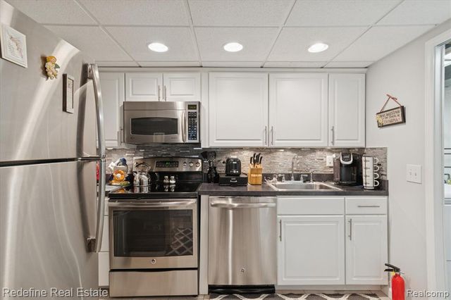 50340 Helfer Boulevard, Wixom, MI 48393