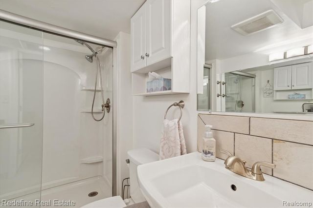 50340 Helfer Boulevard, Wixom, MI 48393