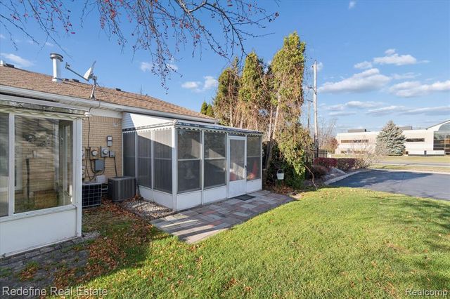 50340 Helfer Boulevard, Wixom, MI 48393