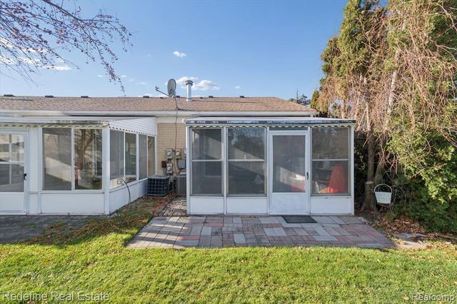 50340 Helfer Boulevard, Wixom, MI 48393