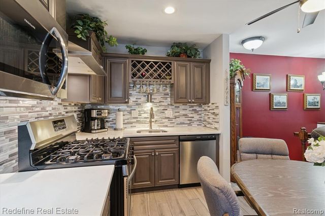 50340 Helfer Boulevard, Wixom, MI 48393