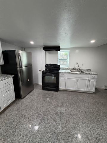 65 Tiffany Dr, Randolph, MA 02368