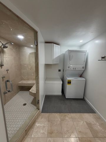 65 Tiffany Dr, Randolph, MA 02368