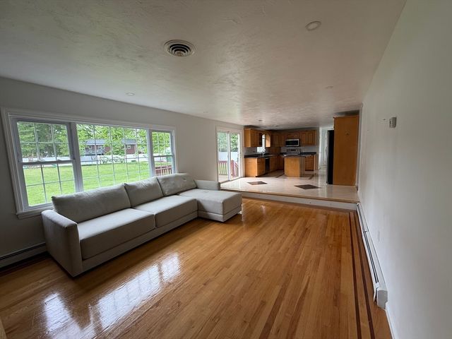 65 Tiffany Dr, Randolph, MA 02368