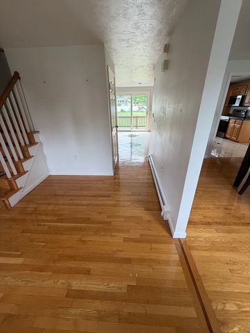 65 Tiffany Dr, Randolph, MA 02368