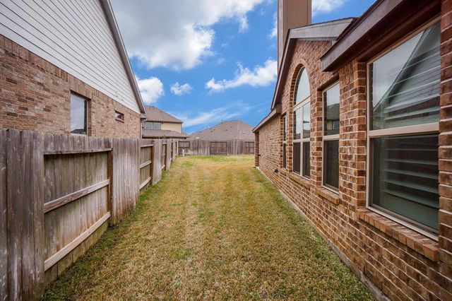 6243 Garden Lakes Lane, Sugar Land, TX 77479