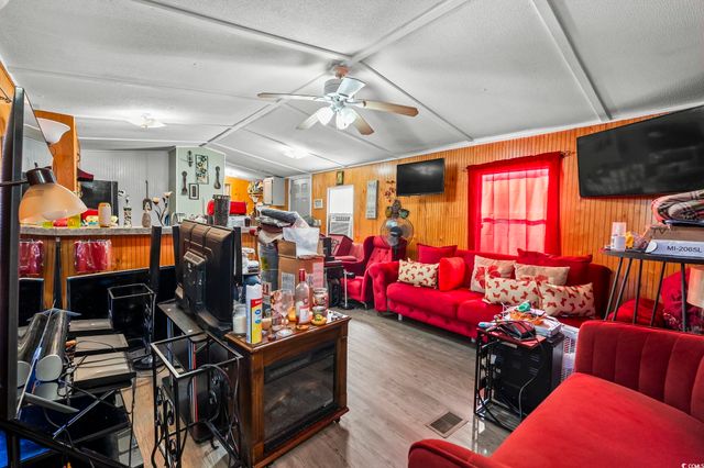 3796 Old Reaves Ferry Rd., Conway, SC 29526