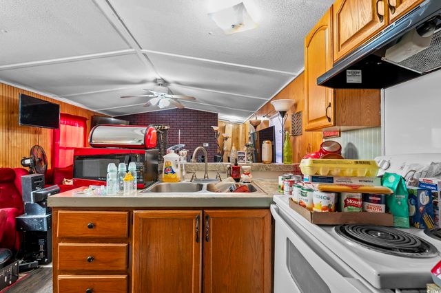 3796 Old Reaves Ferry Rd., Conway, SC 29526