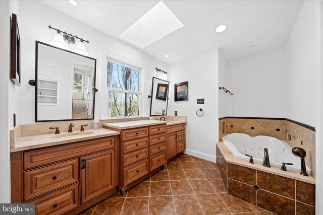 1 ARDMOOR LN, Chadds Ford, PA 19317