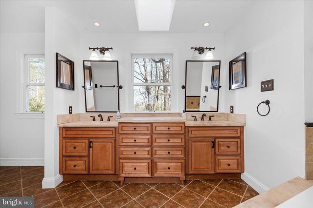 1 ARDMOOR LN, Chadds Ford, PA 19317