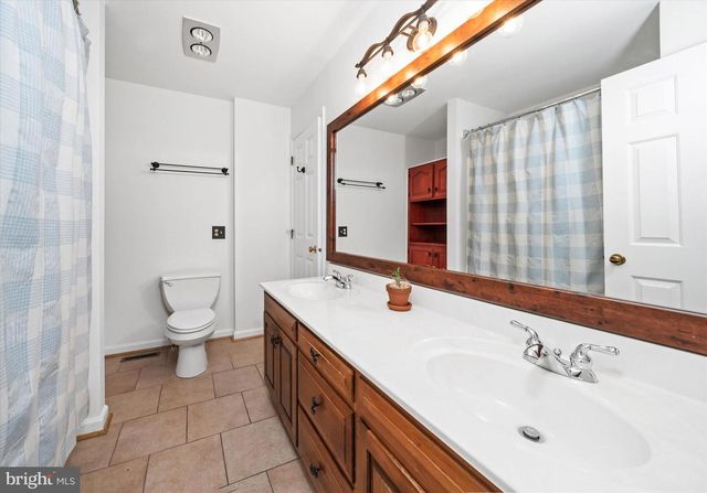 1 ARDMOOR LN, Chadds Ford, PA 19317