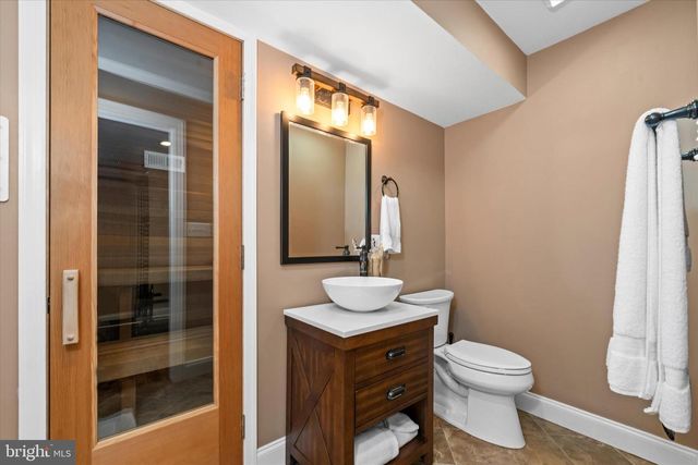 1 ARDMOOR LN, Chadds Ford, PA 19317