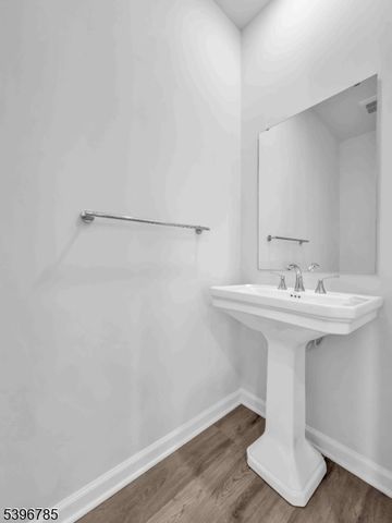 204 Honeysuckle Ln, Warren Twp., NJ 07059