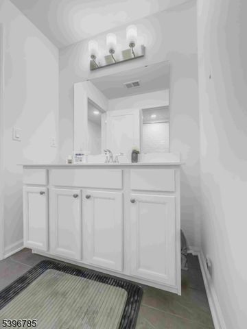 204 Honeysuckle Ln, Warren Twp., NJ 07059