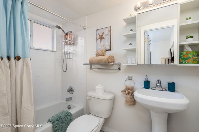 211 Circle Drive 15b, Cape Canaveral, FL 32920