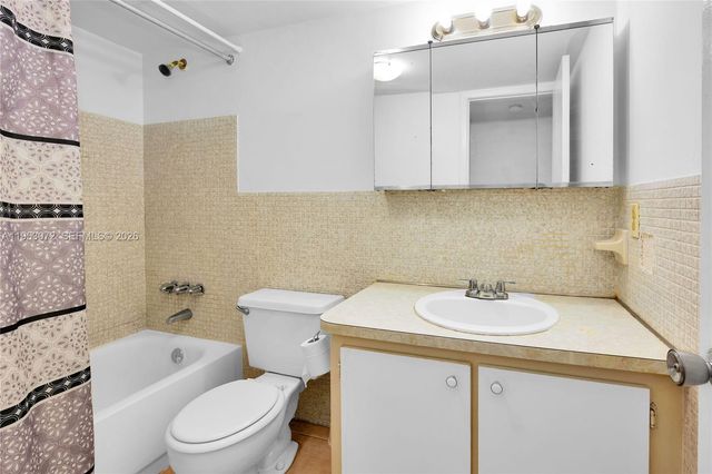 12590 NE 16th Ave 208, North Miami, FL 33161