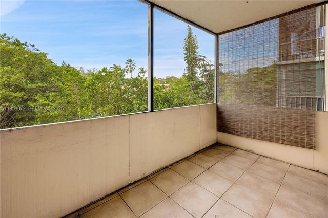 12590 NE 16th Ave 208, North Miami, FL 33161